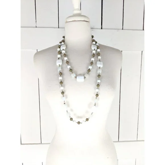 Vintage white milk glass gold chunky bead double layered long chain necklace - Picture 3 of 5